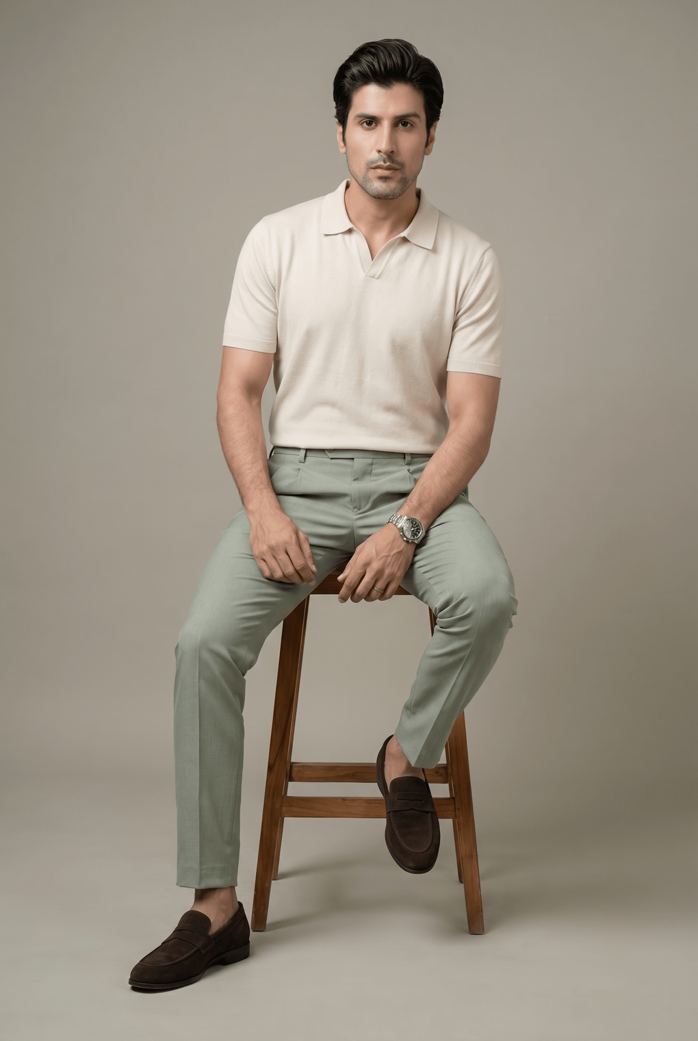 From the office to the evening — Men's Green Light Pleated Trousers
